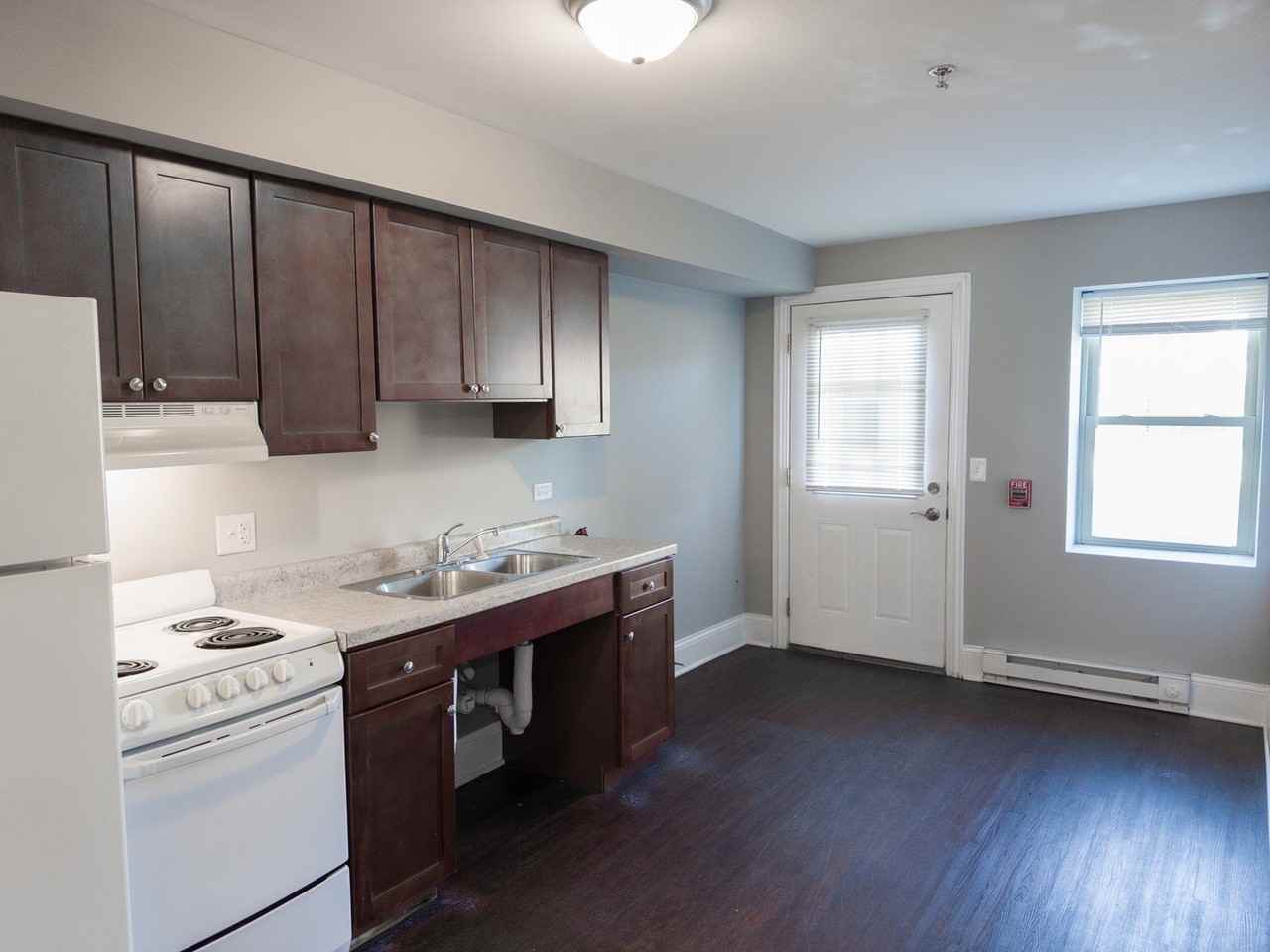 115 N Hickory St Apt B #B - Photo 2 of 9