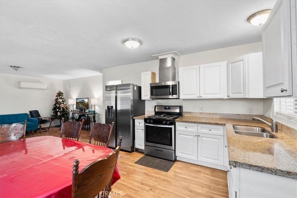 1035 Laurel Ave - Photo 5 of 12