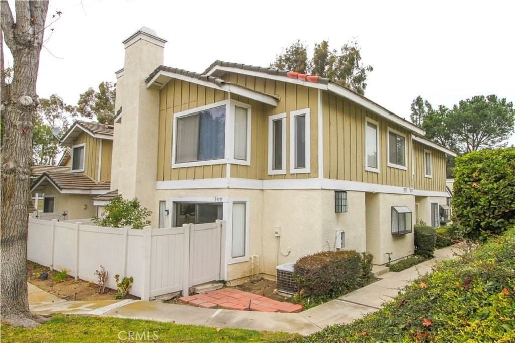 23737 Highland Valley Rd - Photo 2 of 14