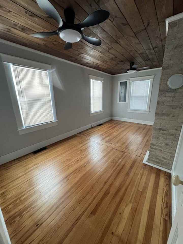 209 Taylor St - Photo 2 of 16