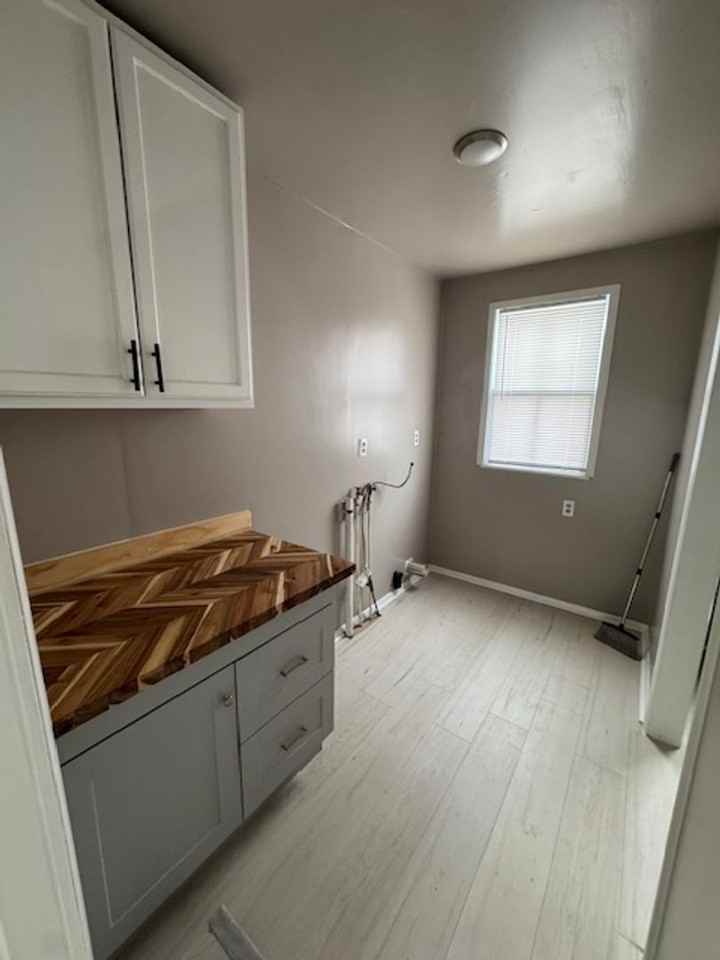 209 Taylor St - Photo 4 of 16