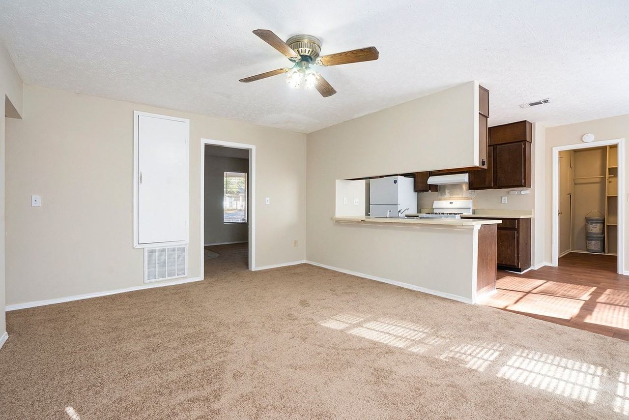 5931 Bobbin Ct - Photo 4 of 19