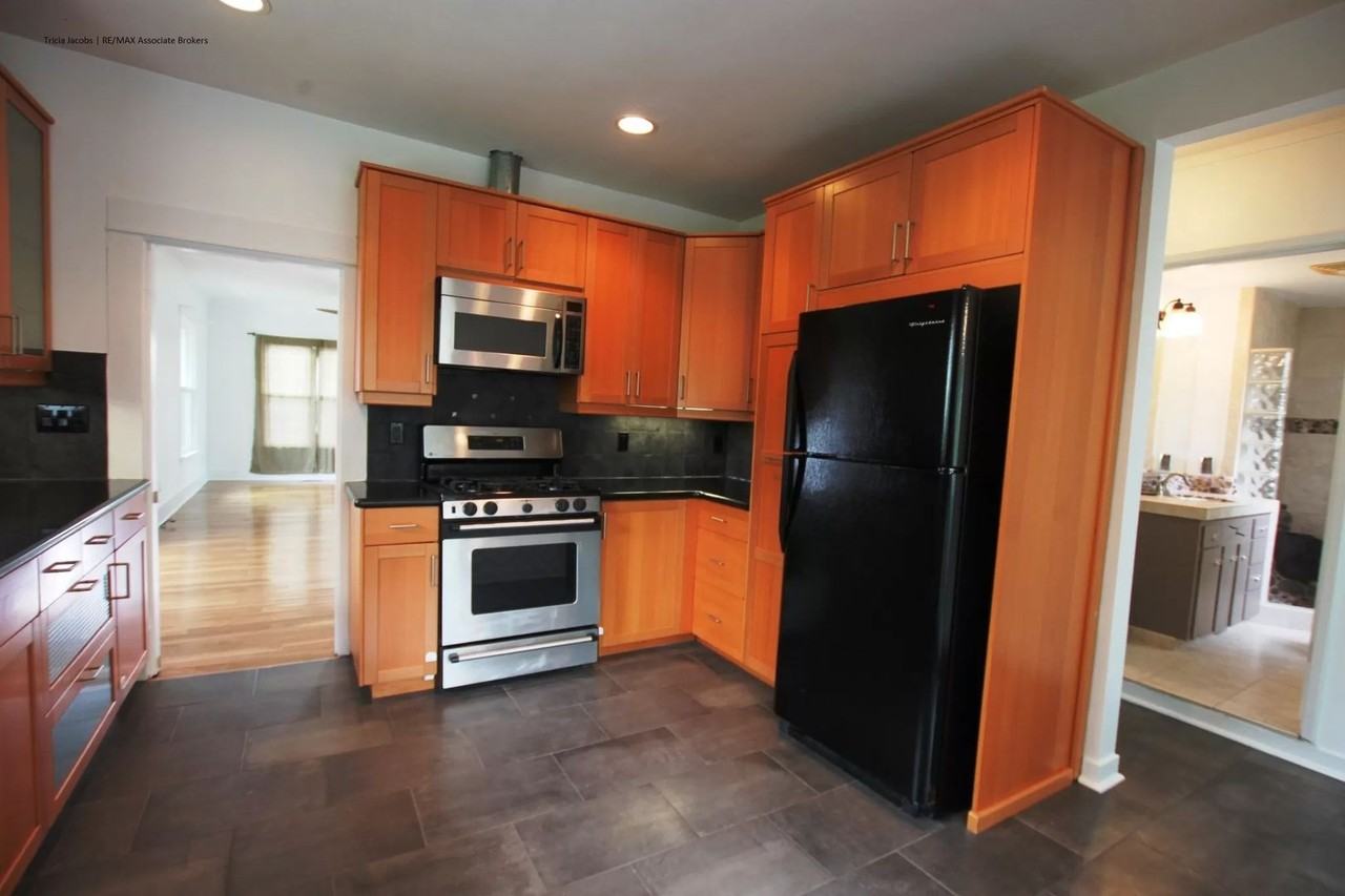 2651 Nw 87th St - Photo 7 of 22