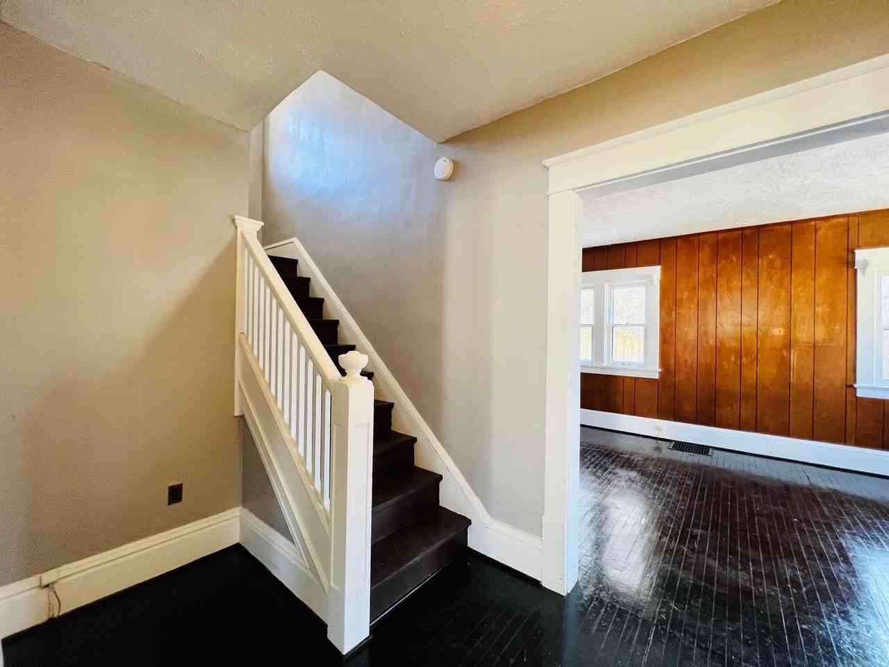 285 Bowmanville St - Photo 2 of 22