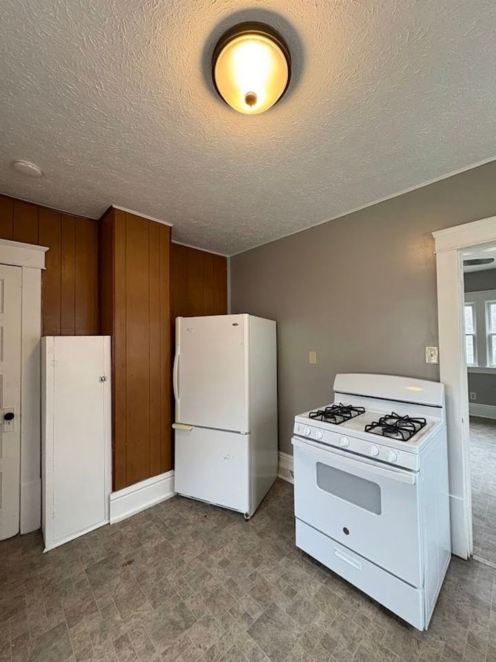 285 Bowmanville St - Photo 7 of 22