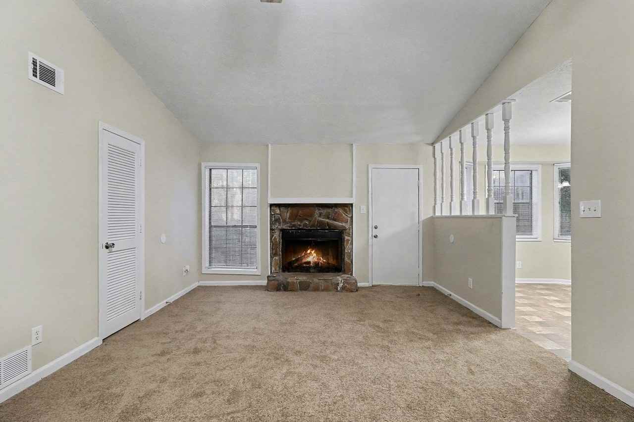 6361 Leverett Dr - Photo 4 of 25