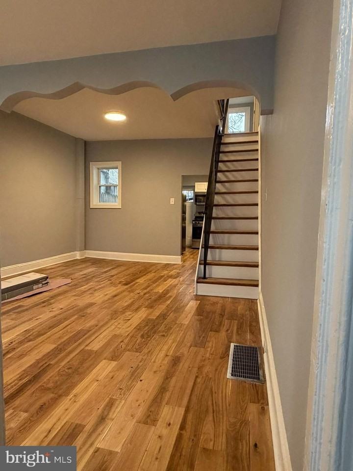 1817 N Taylor St - Photo 4 of 29