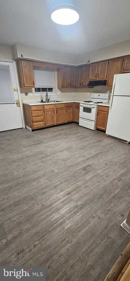 1028 Bridle Ct - Photo 2 of 6