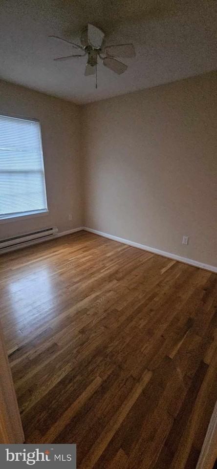 1028 Bridle Ct - Photo 4 of 6