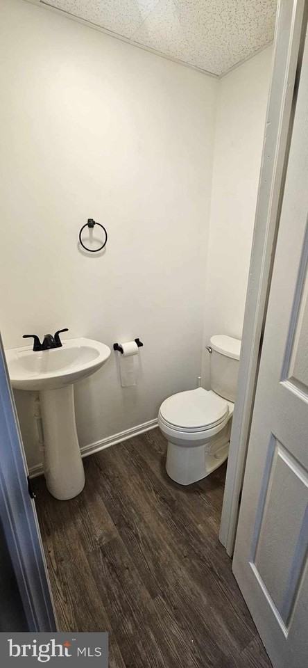 1028 Bridle Ct - Photo 6 of 6