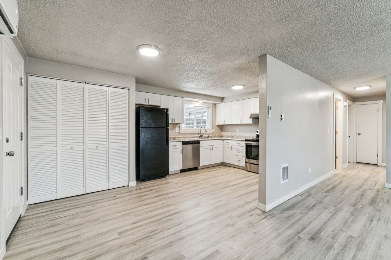 2107 Airport Ave #1 - Photo 6 of 29