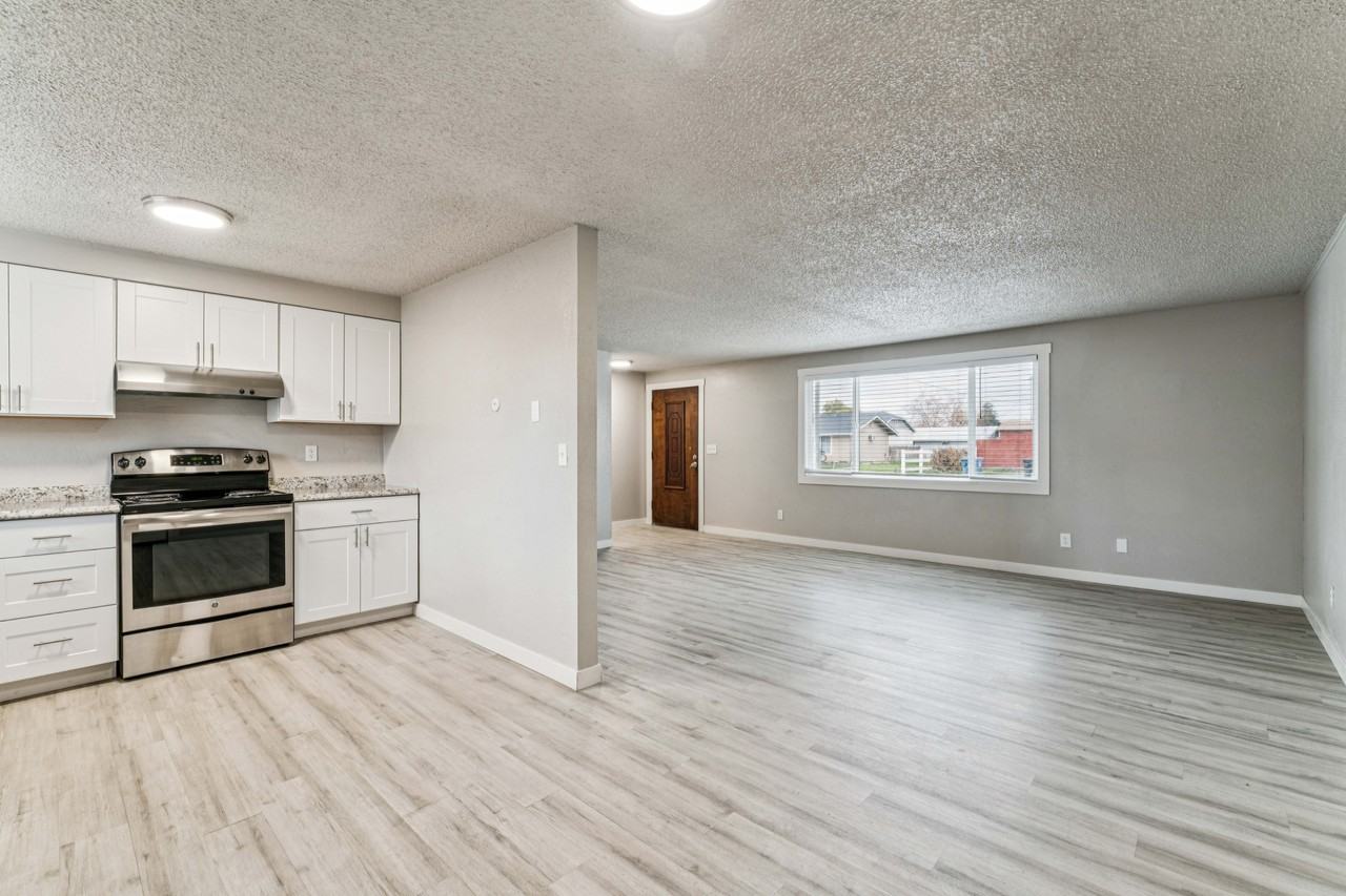 2107 Airport Ave #1 - Photo 7 of 29