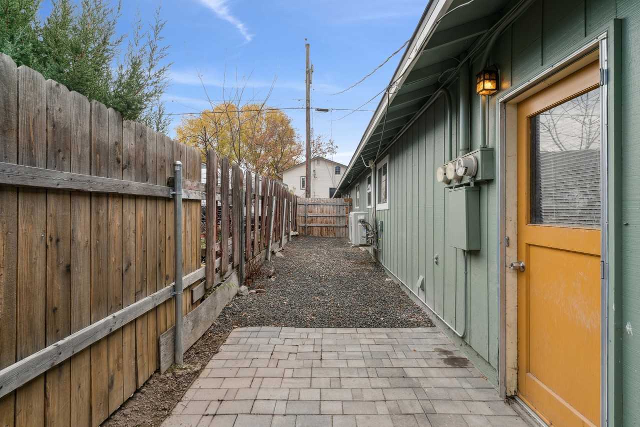 2107 Airport Ave #1 - Photo 4 of 29