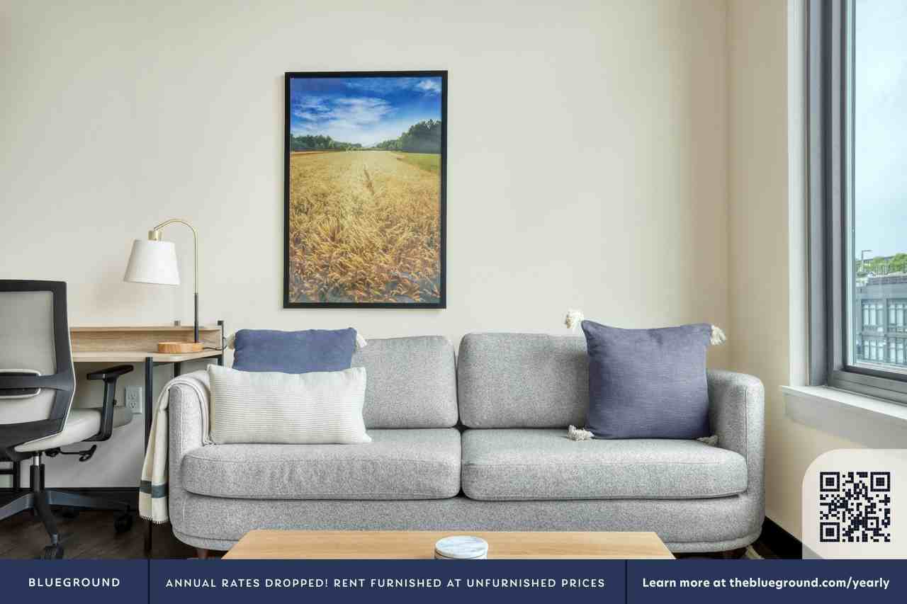 625 H St Ne #551 - Photo 3 of 34