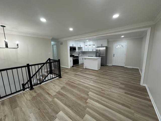 207 Pacific Dr - Photo 2 of 31