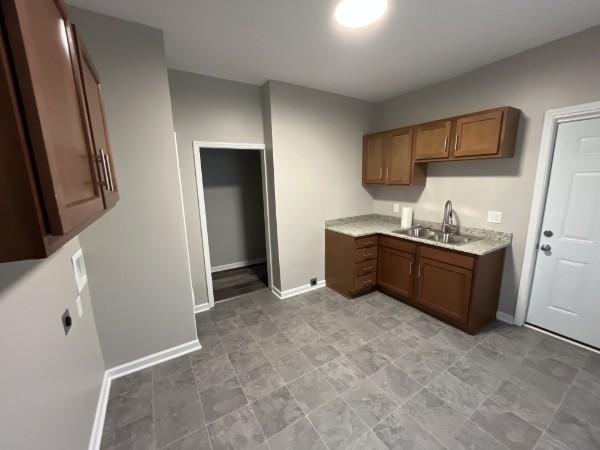 222 New St - Photo 3 of 10