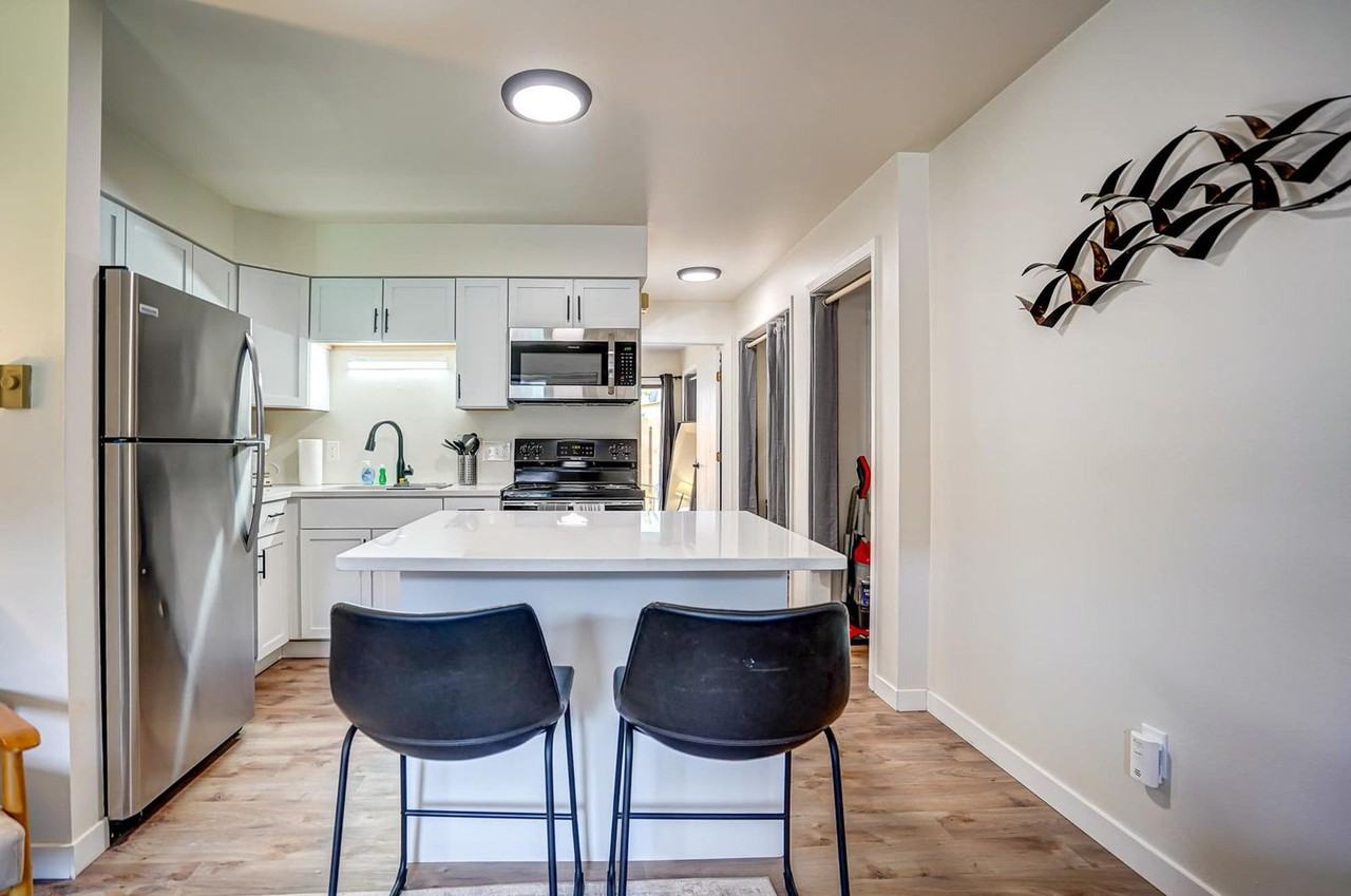 1217 E Wilson St #1377390P - Photo 6 of 21