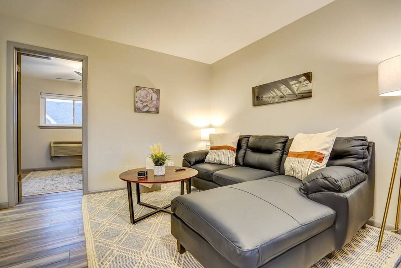 645 S 94th Pl #1377416P - Photo 2 of 15