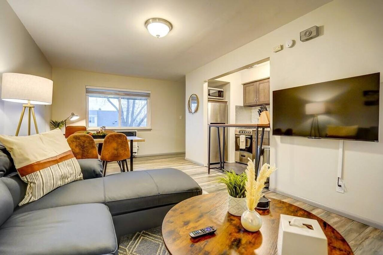 645 S 94th Pl #1377416P - Photo 3 of 15