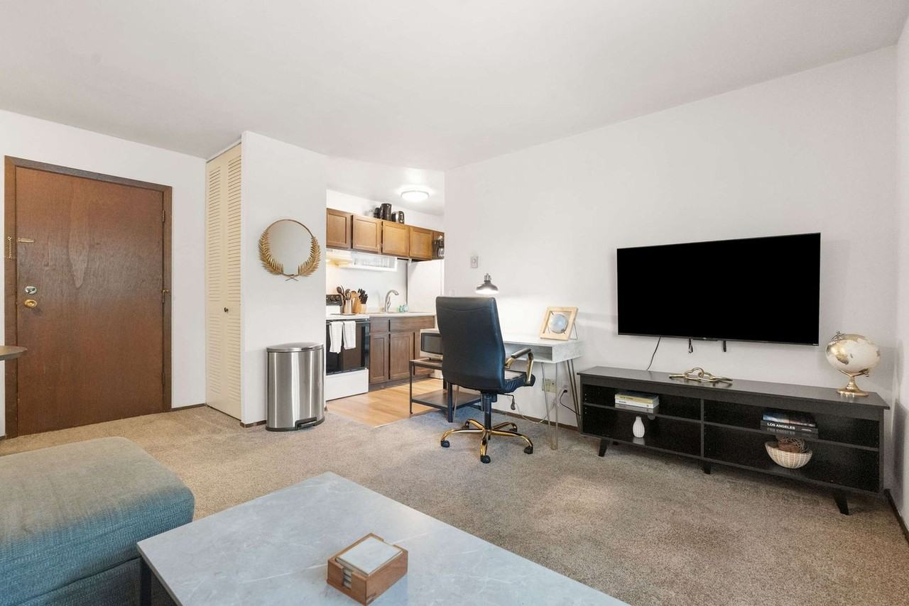 2601 University Ave #1377417P - Photo 6 of 41