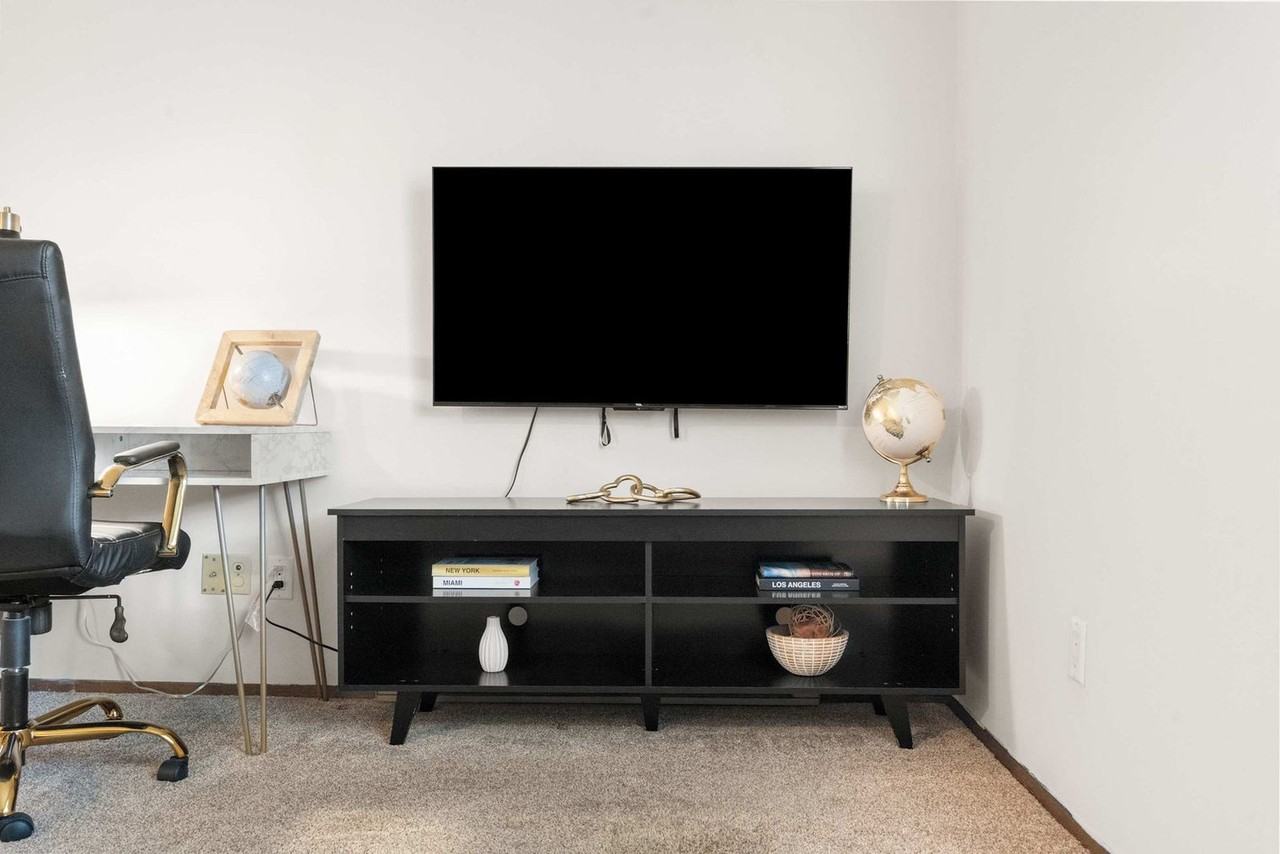 2601 University Ave #1377417P - Photo 7 of 41