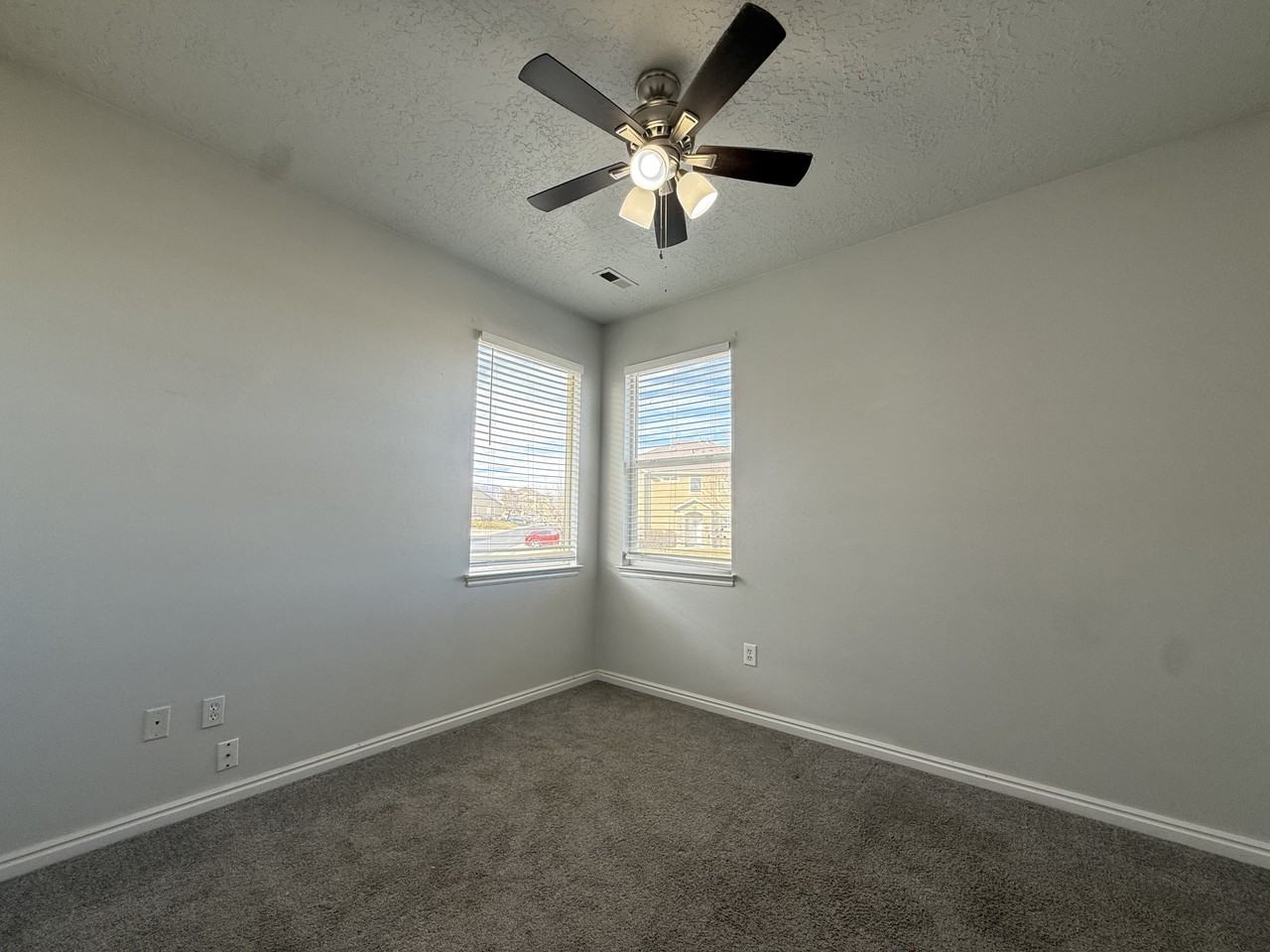 4737 W Oregon Trail Way #1 - Photo 5 of 9