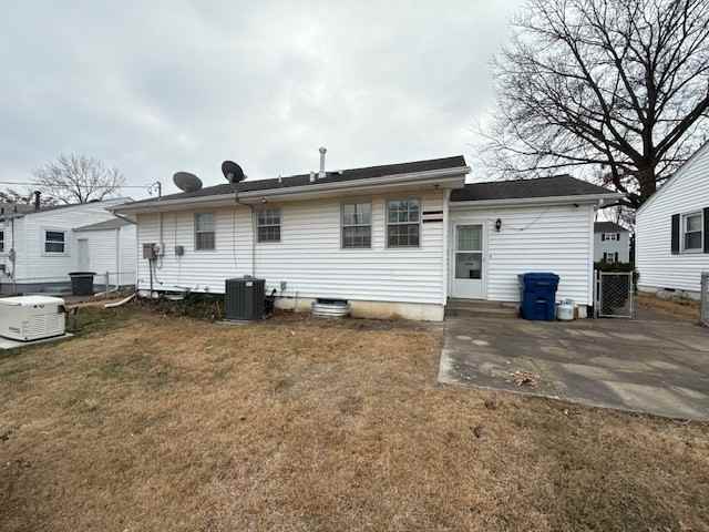 1001 Loekes Dr #1 - Photo 4 of 44