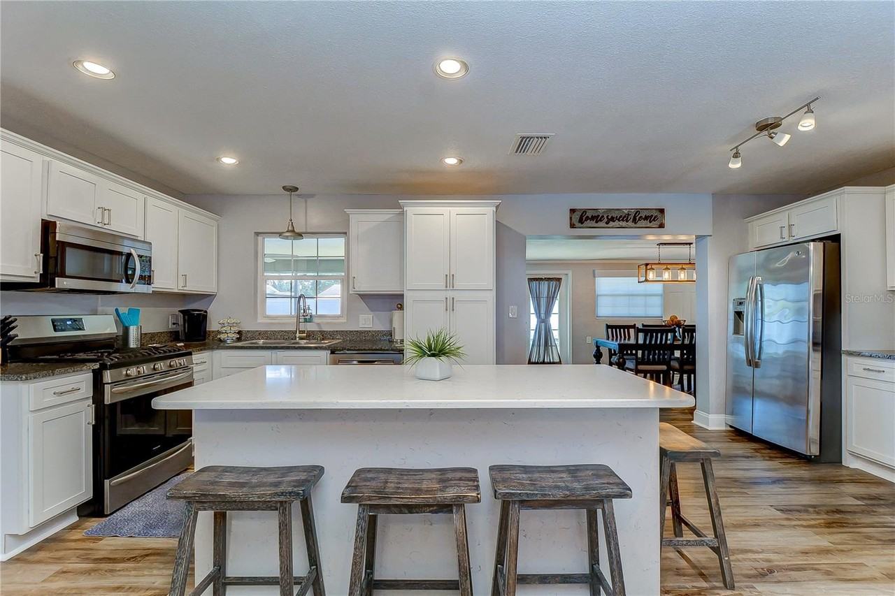 5600 30th Ave N - Photo 3 of 21