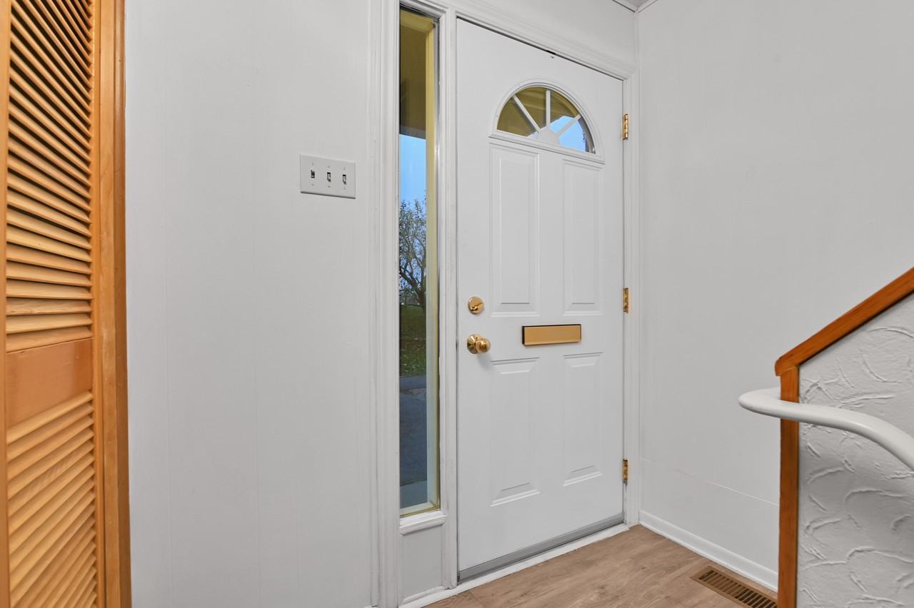 168 Salter Crescent - Photo 2 of 34