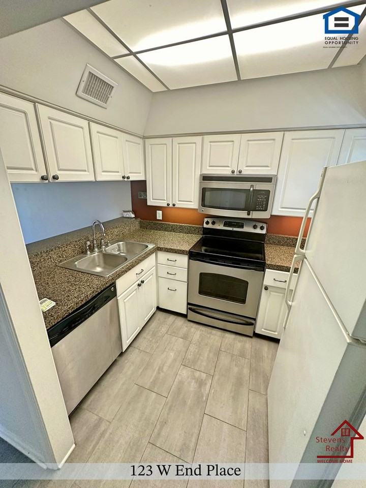 123 W End Pl - Photo 4 of 11