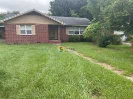 featured image of 1438 Magnolia Cir W