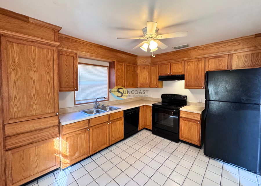 1438 Magnolia Cir W - Photo 6 of 17