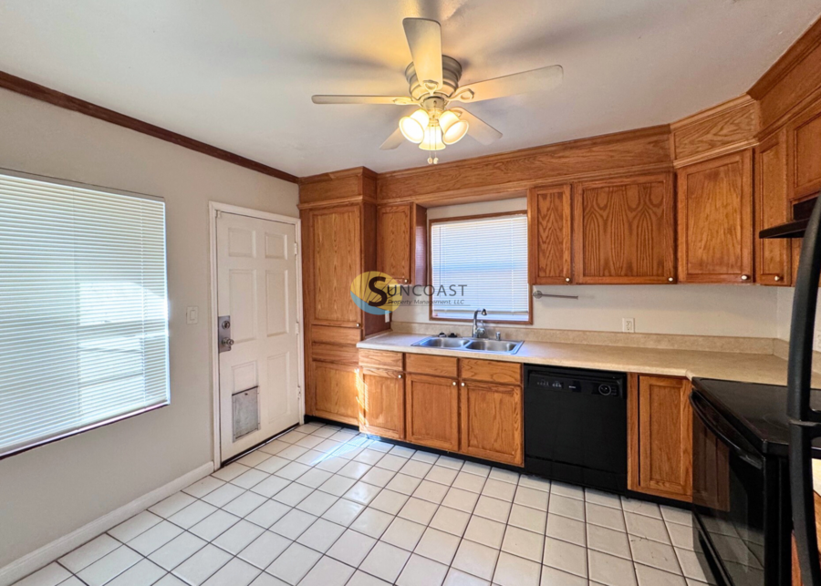 1438 Magnolia Cir W - Photo 7 of 17