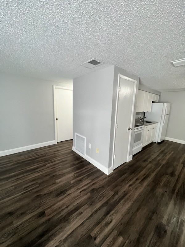 1003 34th Ave W #B - Photo 2 of 10