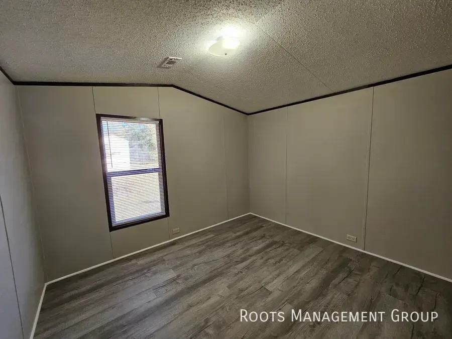 22 Mark Dr #22 - Photo 3 of 6