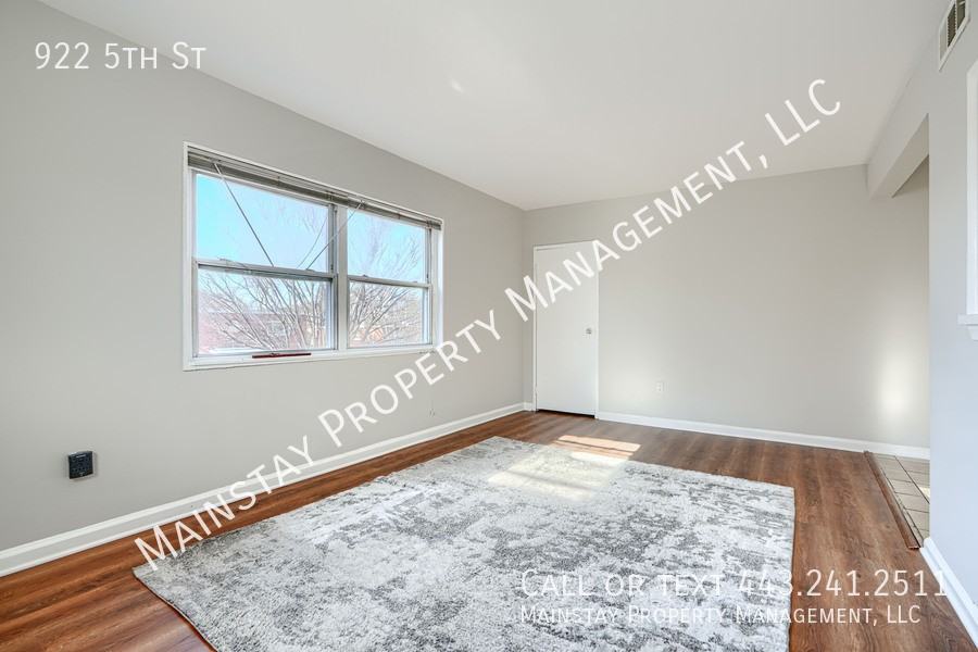 922 5th St - Photo 5 of 24