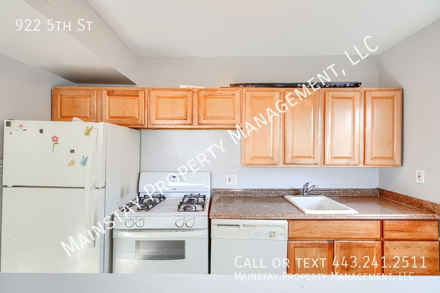 922 5th St - Photo 7 of 24