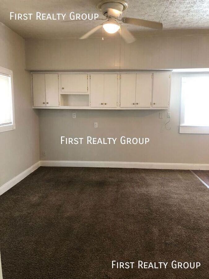 140 E Market St #A - Photo 5 of 14