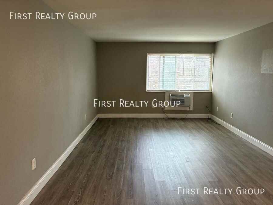 5610 N Main St #308 - Photo 4 of 9