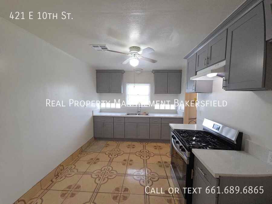 421 E 10th St - Photo 3 of 16