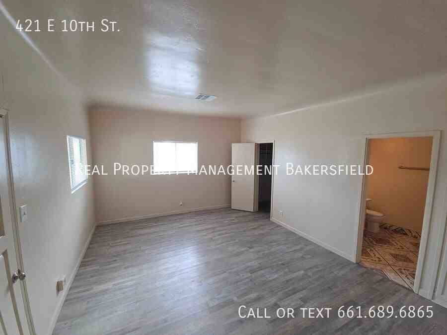 421 E 10th St - Photo 4 of 16