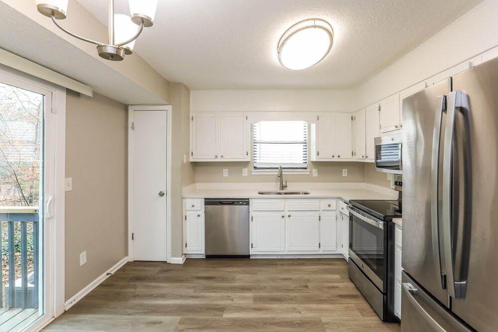 338 Saint Patrick Dr Sw - Photo 7 of 17