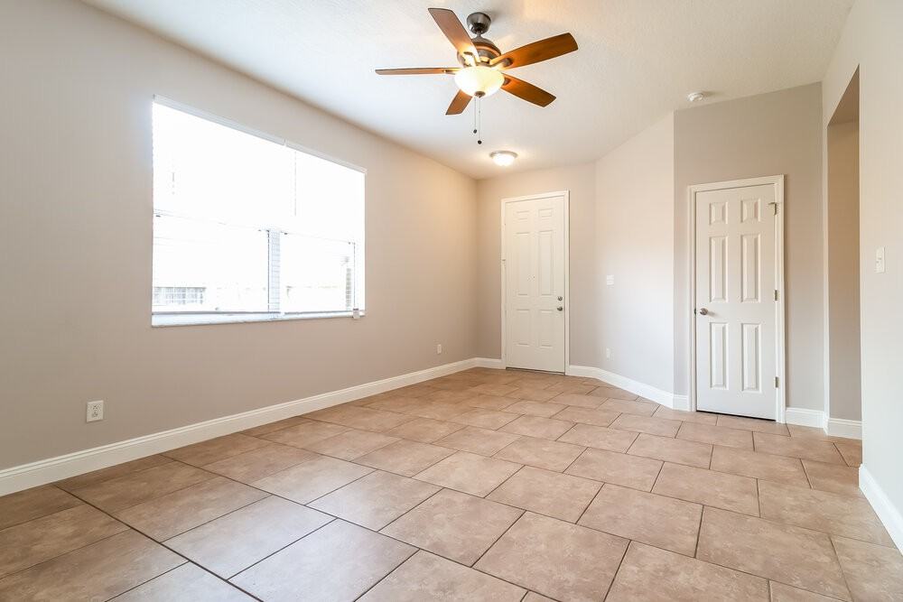 439 Vicks Landing Dr - Photo 3 of 16