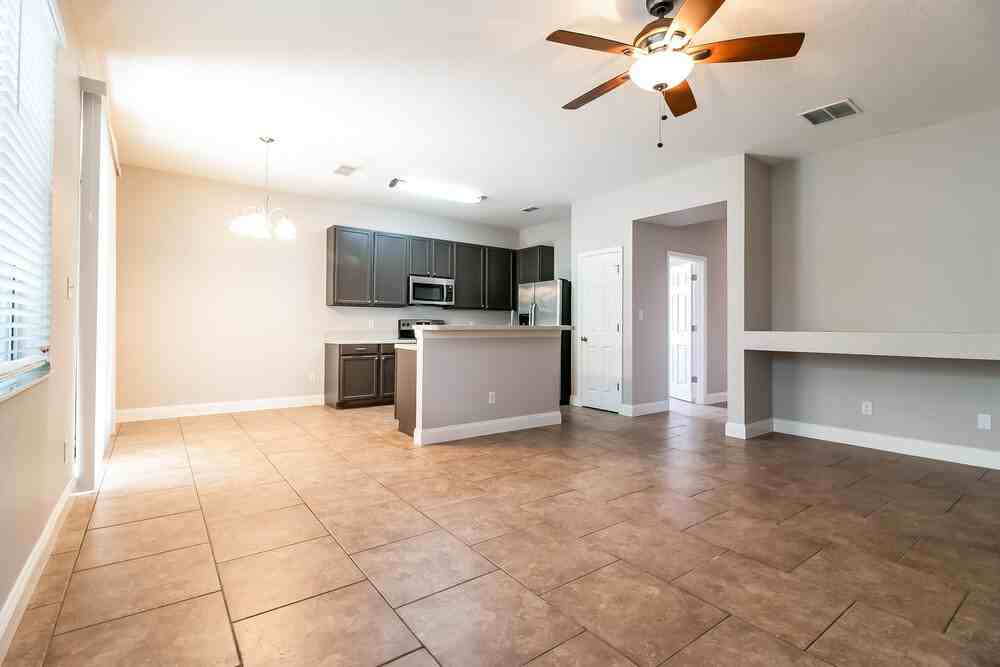 439 Vicks Landing Dr - Photo 5 of 16