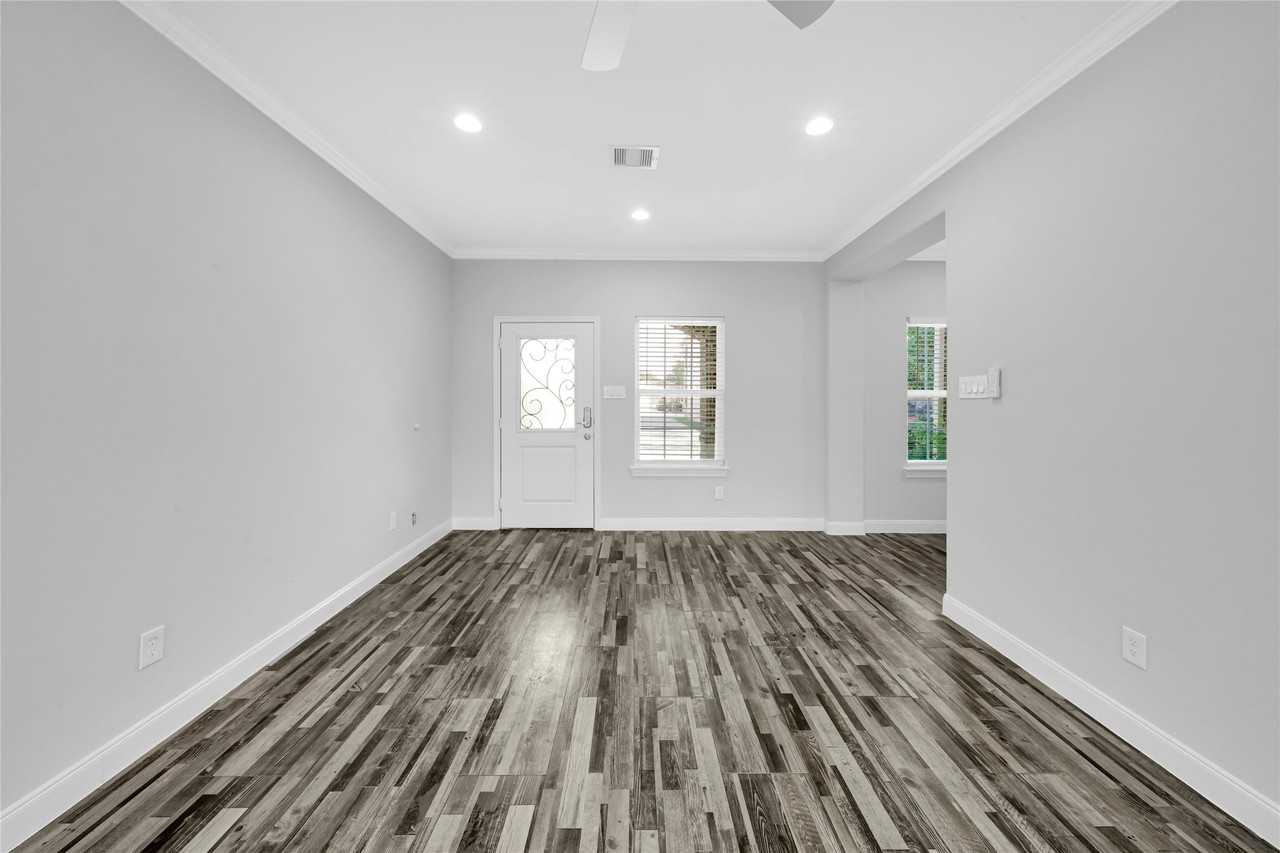 4732 Carmen St #4732A - Photo 6 of 26