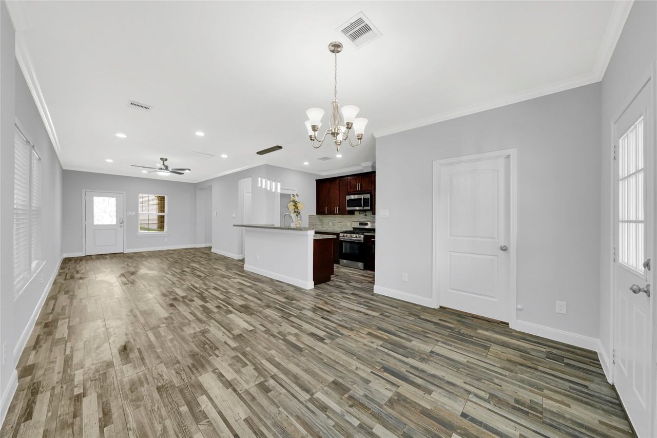 4732 Carmen St #4732A - Photo 7 of 26