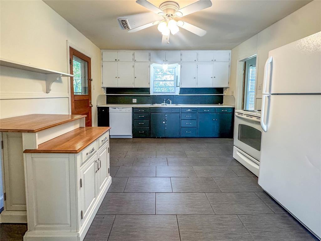 1420 Broadway St #1420 - Photo 5 of 35