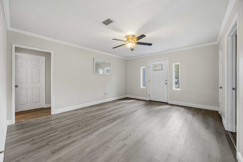 5223 Windemere St #5223 - Photo 3 of 17