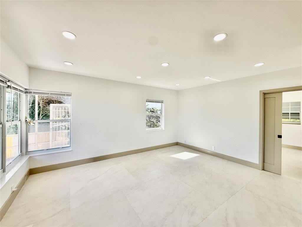 1400 Se 7th Ave #1400-4 - Photo 4 of 12