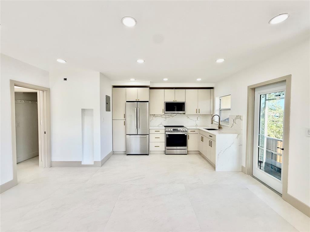 1400 Se 7th Ave #1400-4 - Photo 7 of 12